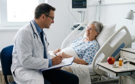choisir une robe médicalisée avec ouverture dans le dos